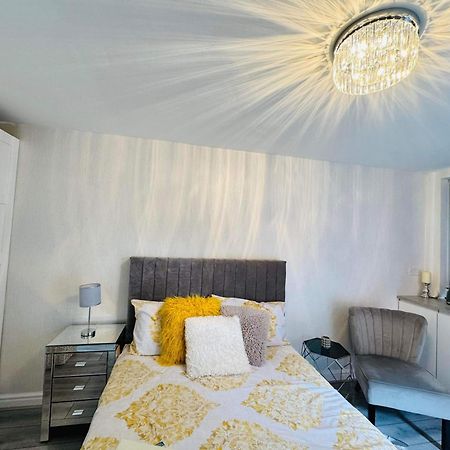 Private Guest House/Annexe Salford  Extérieur photo