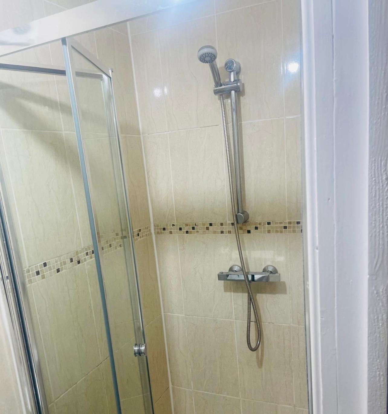 Private Guest House/Annexe Salford  Extérieur photo