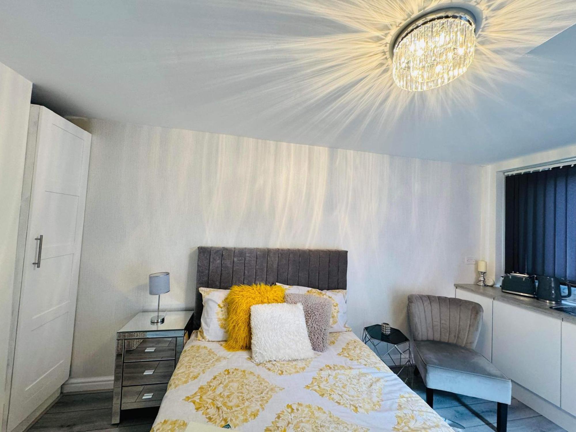Private Guest House/Annexe Salford  Extérieur photo